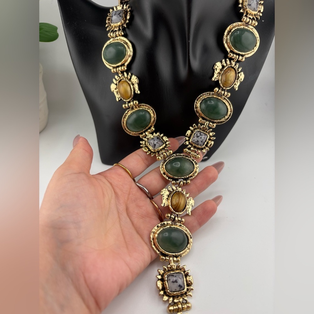 Gold Green Gemstone Statement Necklace – Vintage Style - Picture 8 of 12